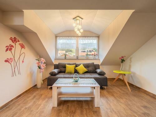 Inviting Apartment In Glei�enberg With Garden