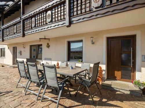 Inviting Apartment In Glei�enberg With Garden