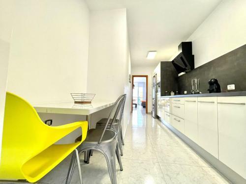 Two Bedroom Apartment, Freewifi Balcony, Great View In Frontera