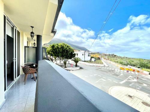 Two Bedroom Apartment, Freewifi Balcony, Great View In Frontera