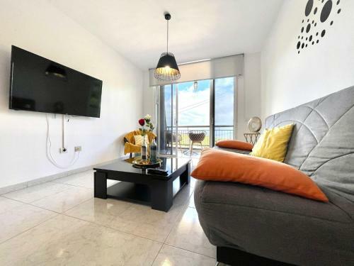 Two Bedroom Apartment, Freewifi Balcony, Great View In Frontera