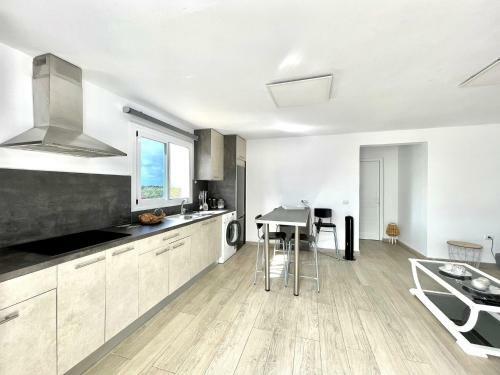 Two-bedroom House 5, Freewifi, Ac, Bbq, Mountain View