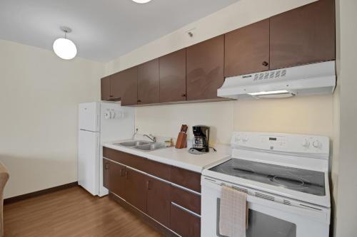 Tower 1 Suite 1408 - Qe Home