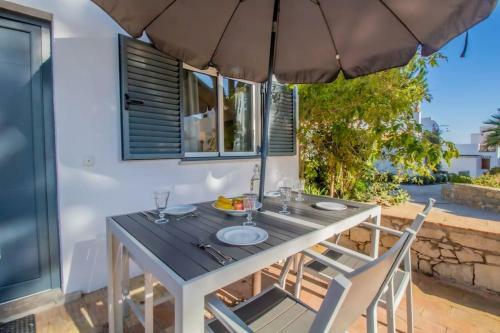 Sunny Villa By The Beach Surrounded By Pine Trees