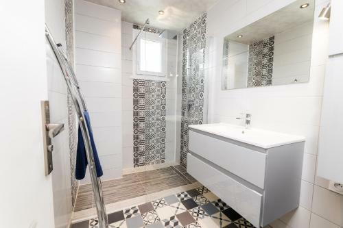 Hostal Les Chambres - Dormir Comme � La Maison -