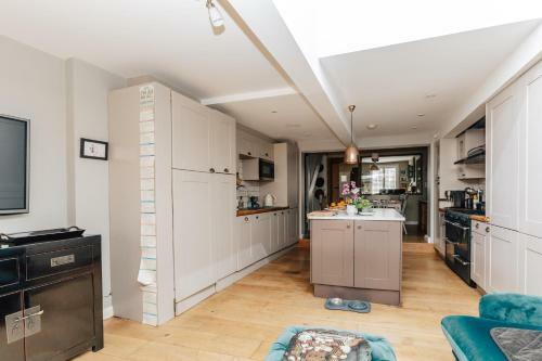 Wood House - Pet Friendly