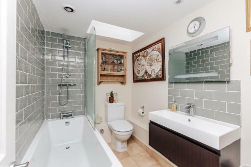 Wood House - Pet Friendly