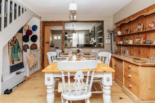 Wood House - Pet Friendly