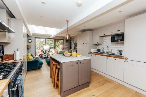 Wood House - Pet Friendly
