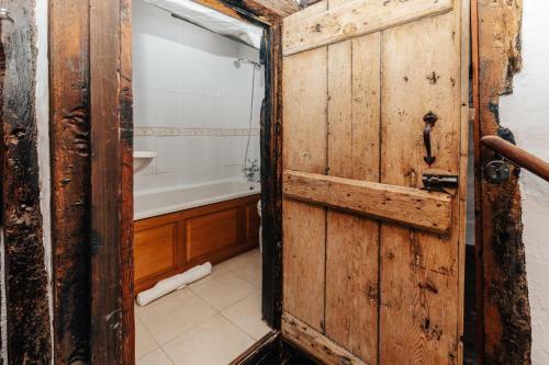 Tudor Cottage ? An Enchanting Unique Stay