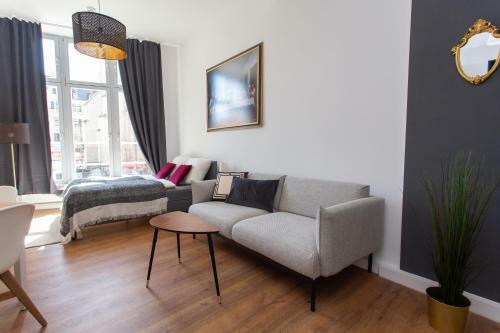 Full House Apartment Hotel