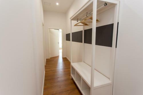 Full House Apartment Hotel