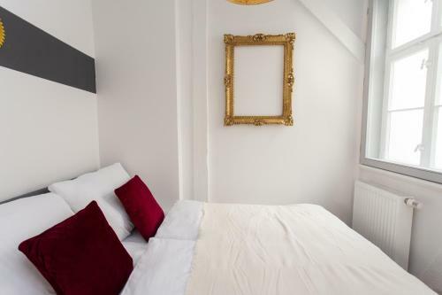 Full House Apartment Hotel
