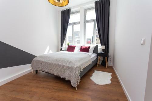 Full House Apartment Hotel