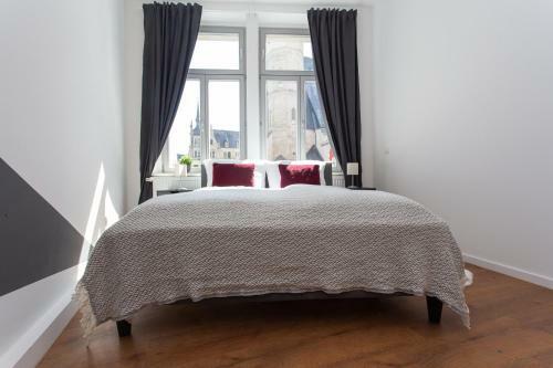 Full House Apartment Hotel