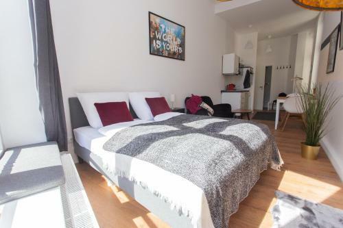 Full House Apartment Hotel