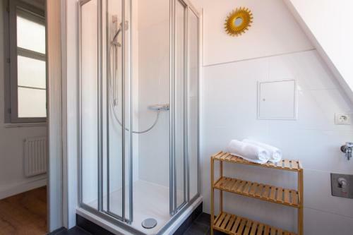 Full House Apartment Hotel