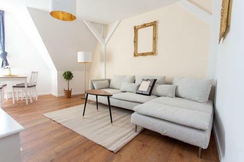 Full House Apartment Hotel