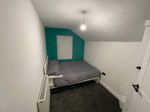 Hostal New Modern Shared House With Private Rooms