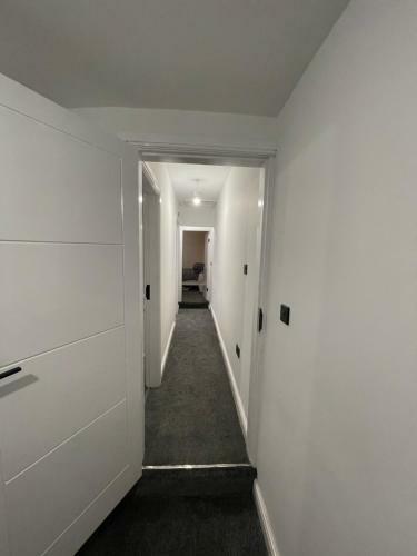 Hostal New Modern Shared House With Private Rooms