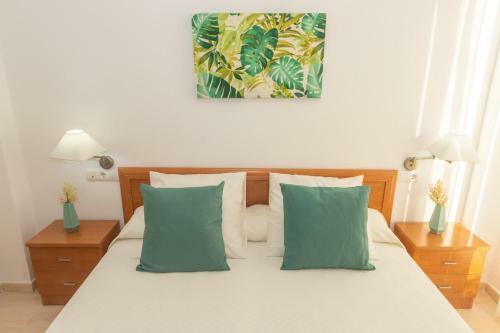 Apartamento Con Piscina Y Garaje En Los Ca�os De Meca.