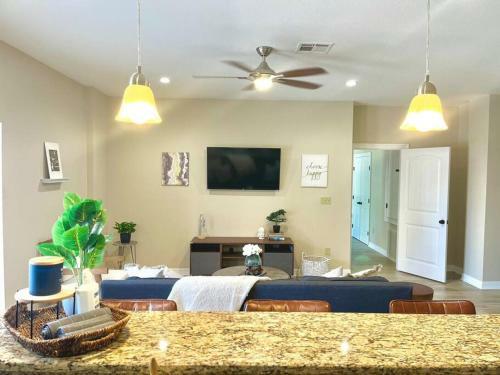 Luxury Downtown Apartment-2/2.5