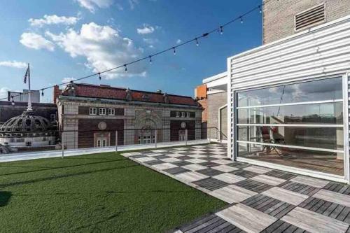 Luxury Downtown Apartment-2/2.5