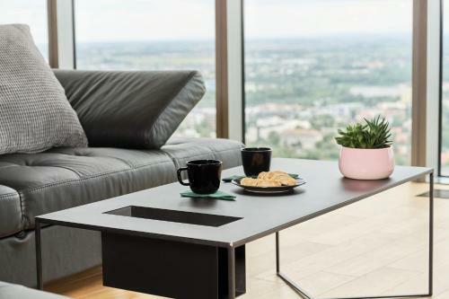 Sky Tower - Luxurious 37th Floor Apartment By Renters