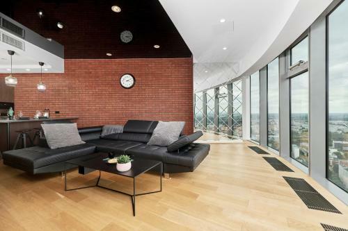 Sky Tower - Luxurious 37th Floor Apartment By Renters
