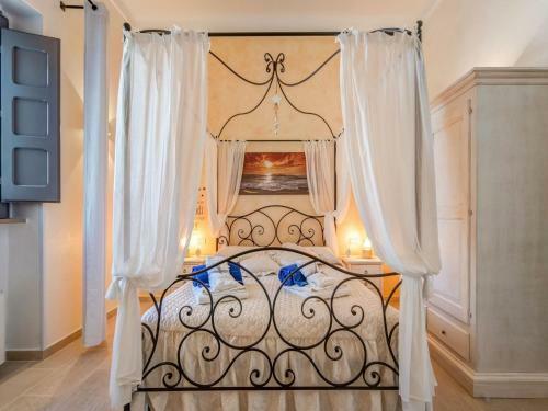 Simplistic Holiday Home In Ostuni With Bubble Bath