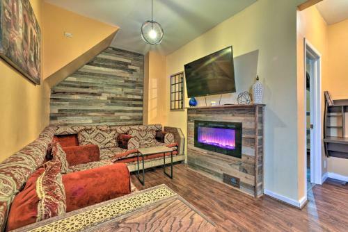 Stylish Apartment With Fireplace And 3 Smart Tvs