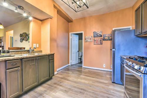 Stylish Apartment With Fireplace And 3 Smart Tvs