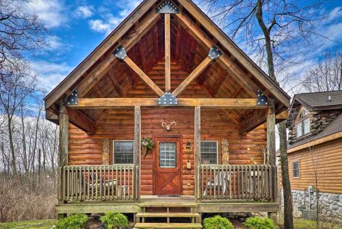 Charming Log Cabin At Double Jj Ranch Resort!