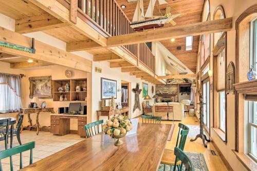 Idyllic Lakefront Escape With Fire Pit And Grill!