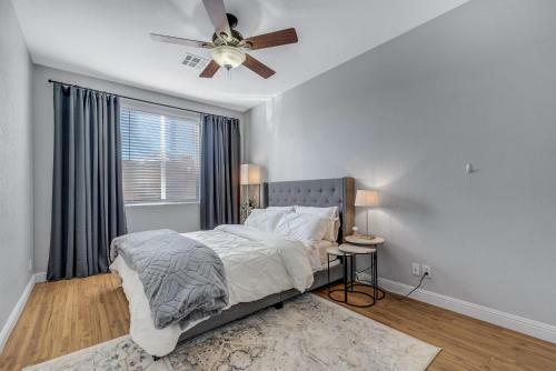 Beautiful Summerlin Home With Private Pool! Home