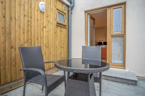 Grove - 1 Bedroom Apartment - Stepaside