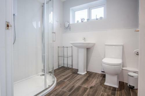 Grove - 1 Bedroom Apartment - Stepaside