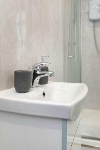 Westbourne Central Studio Apartments