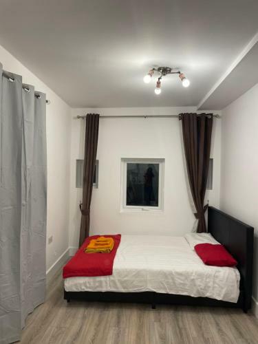 Bed & Breakfast Stunning Twickenham Rugby Studio Flat
