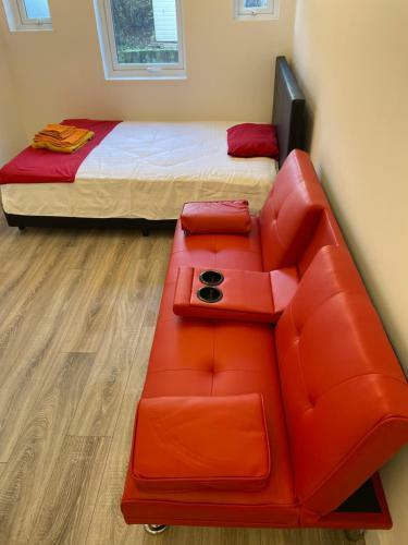 Bed & Breakfast Stunning Twickenham Rugby Studio Flat