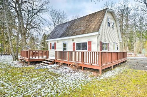 Lakefront Deruyter Cottage With Dock And Hot Tub!