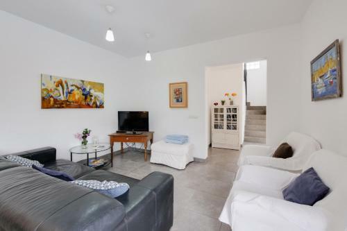 Casa Aina