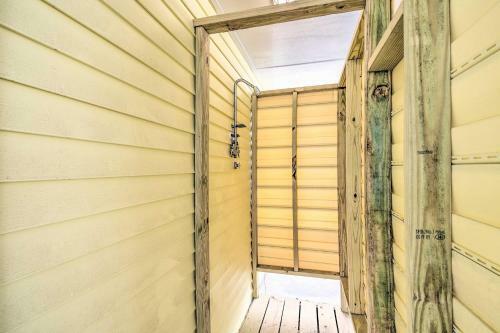 Freshly Remodeled Beach House, Steps To Shore