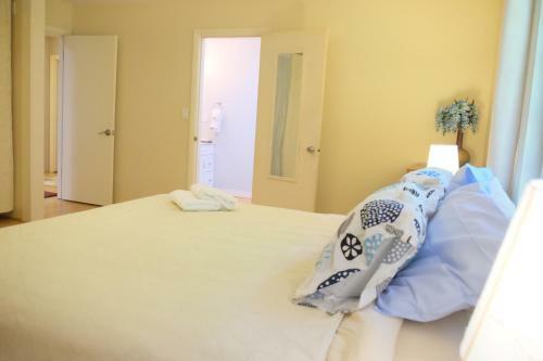 4 Bedrooms One Level House, Ev Outlet
