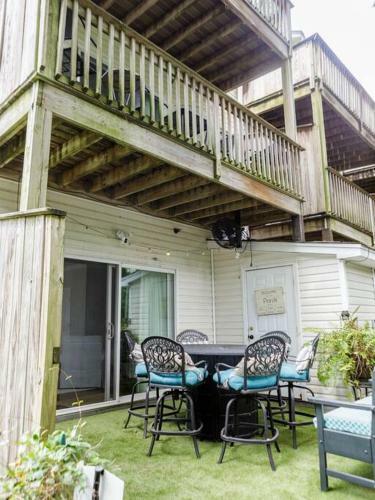 Apartamento Cozy And Convenient Spacious Townhome