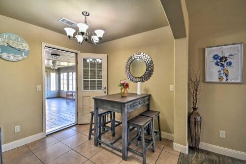 Amarillo Abode With Sunroom About 4 Mi To Downtown!