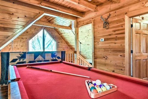 Star Lite Cabin Hot Tub, Deck And Pool Table