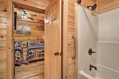 Star Lite Cabin Hot Tub, Deck And Pool Table