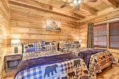 Star Lite Cabin Hot Tub, Deck And Pool Table