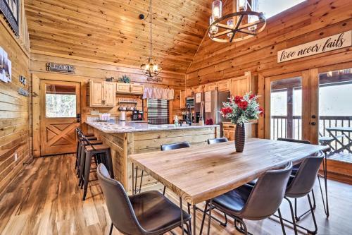 Star Lite Cabin Hot Tub, Deck And Pool Table
